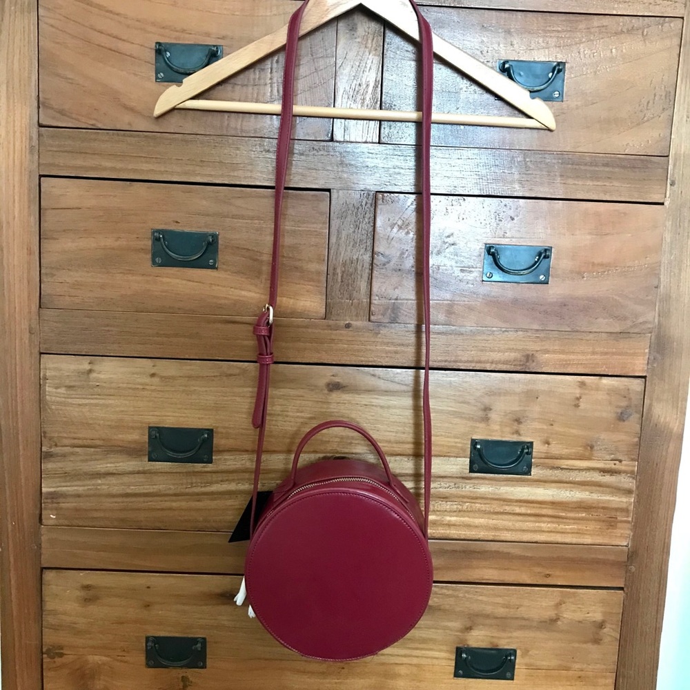 FOREVER 21 (NEW) round crossbody